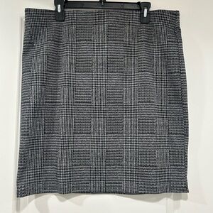 NWT LOFT Houndstooth Skirt